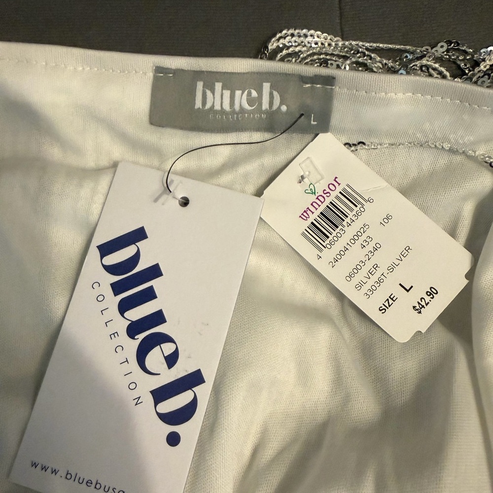 NWT Windsor blue b. Silver Sequin Fringe Top Size Large - Picture 4 of 4